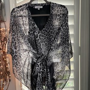 Women’s top black and grey leopard size S